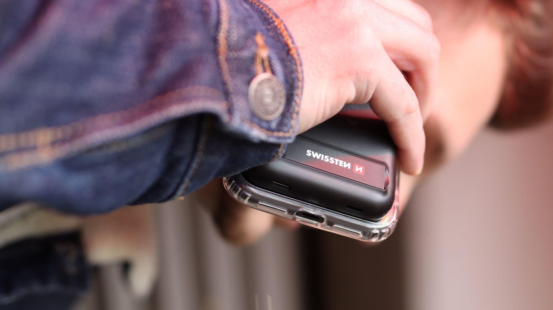 Swissten powerbanka iPhone Magsafe 5000 mAh s bezdrátovým nabíjením s výkonem až 15W