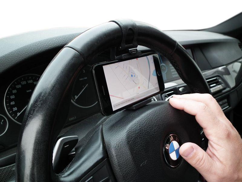 Univerzální držák telefonu do auta na volant - snadné řízení